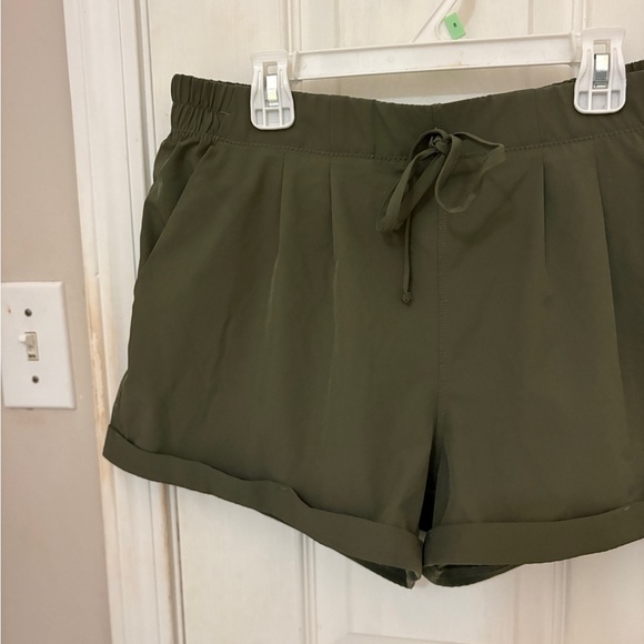 BOGO!! Zyia Women’s Active Wear Shorts in Olive Green - Picture 8 of 8